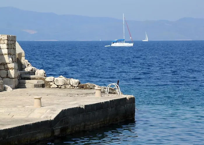 Twin Lucica 990c Pensjonat Lastovo