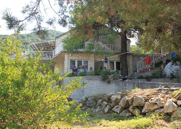 Twin Lucica 990c Lastovo