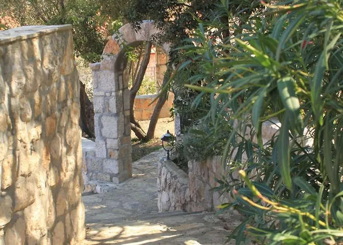 Twin Lucica 990c 2* Lastovo