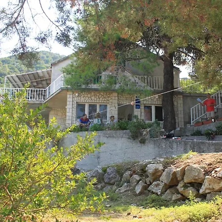 Twin Lucica 990c Lastovo